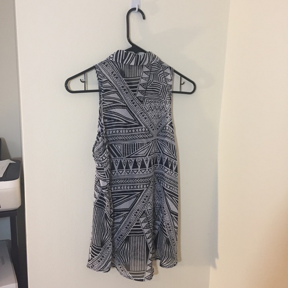 Sheer Tank - Picture 5 of 5